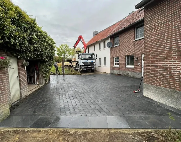 Cour arrière avant les travaux