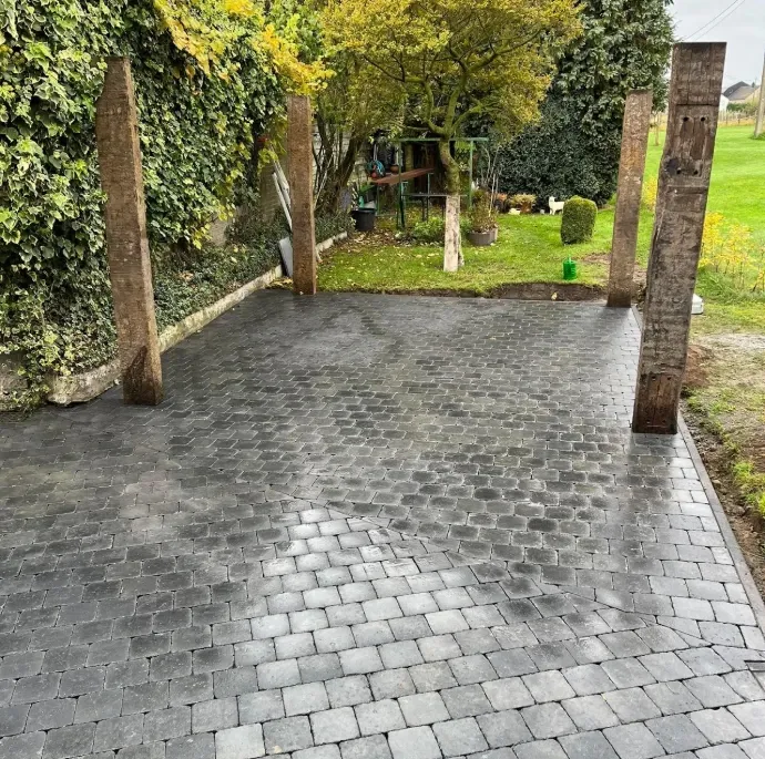 Cour arrière avant rénovation — surface existante