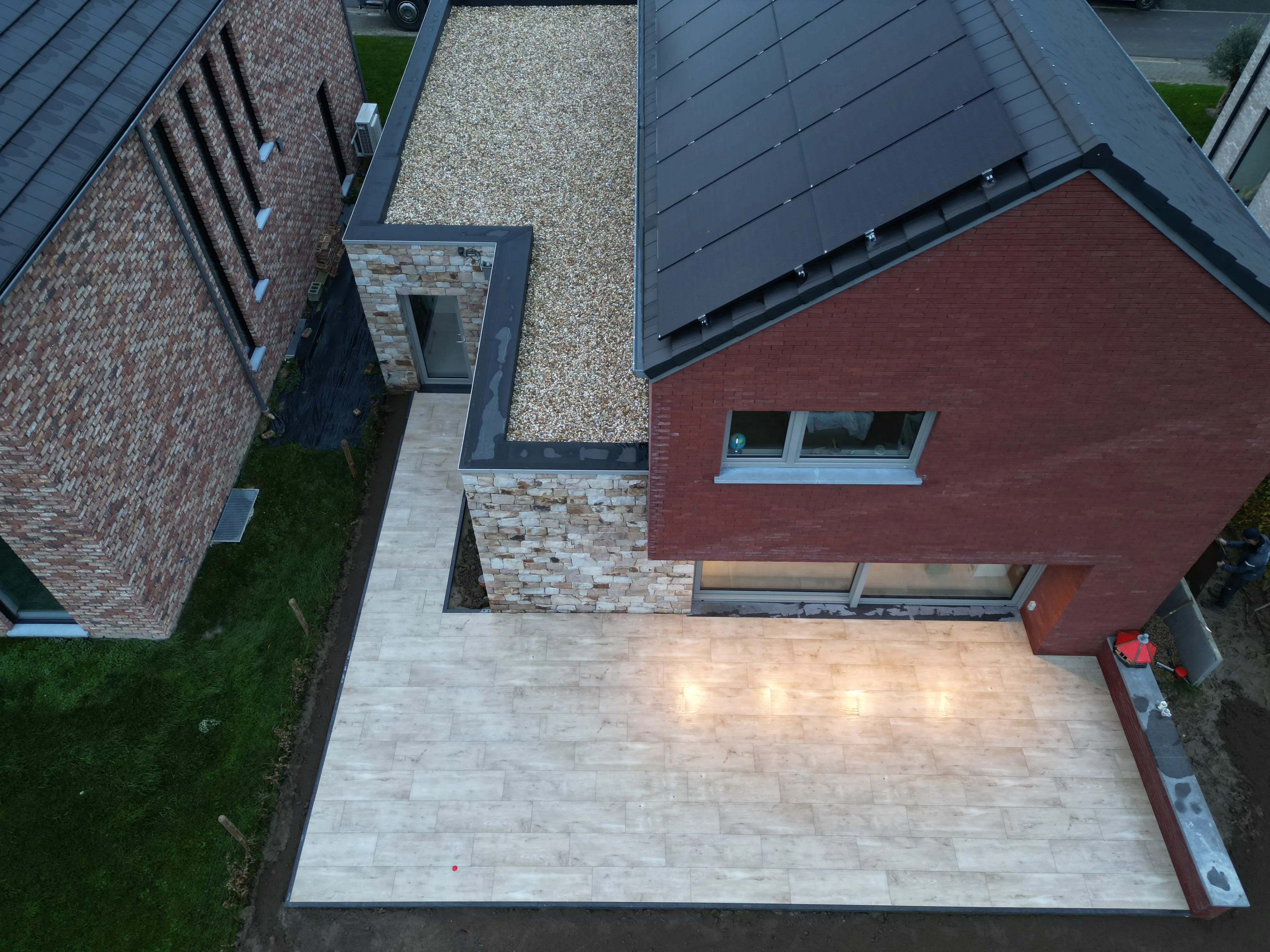 Création d'une terrasse en carrelage céramique à Montzen - Pavage