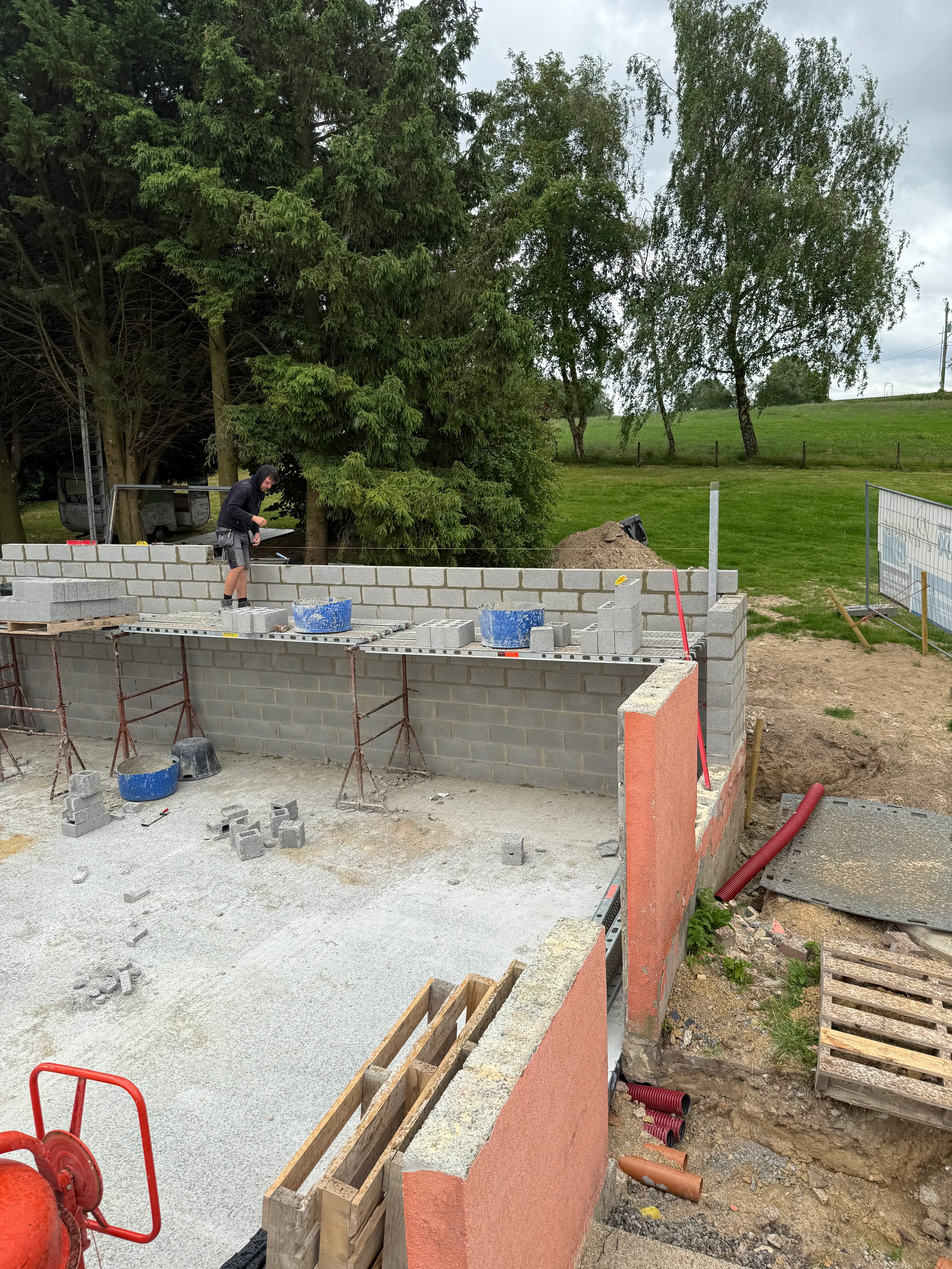 Construction en cours des murs aillant été abattus
